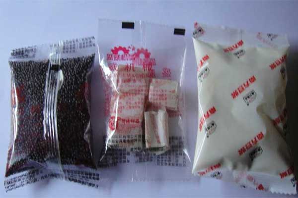 三边封或背封的立式全自动榴莲视频黄版APP网站下载制袋效果