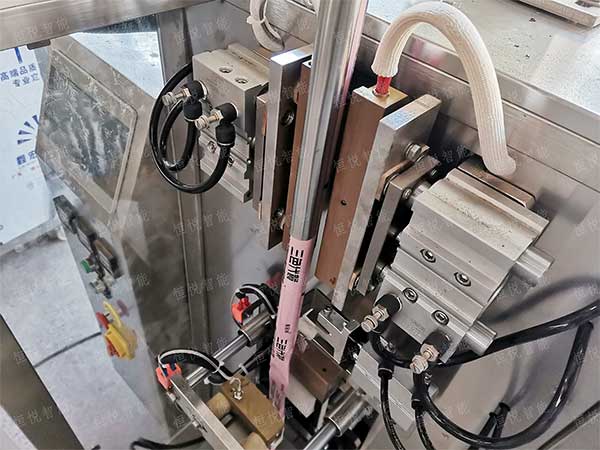 全自动立式榴莲视频黄版APP网站下载调试应注意的几个方面